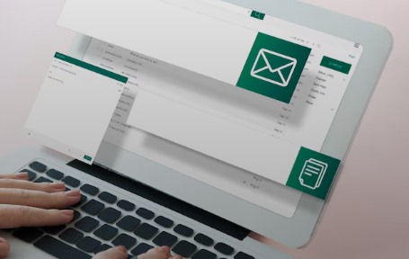 mensajes de correo electrónico en un ordenador